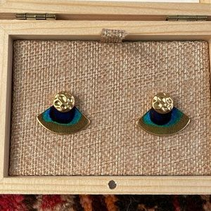 Brand new 24kt gold plated peacock feather earrings.